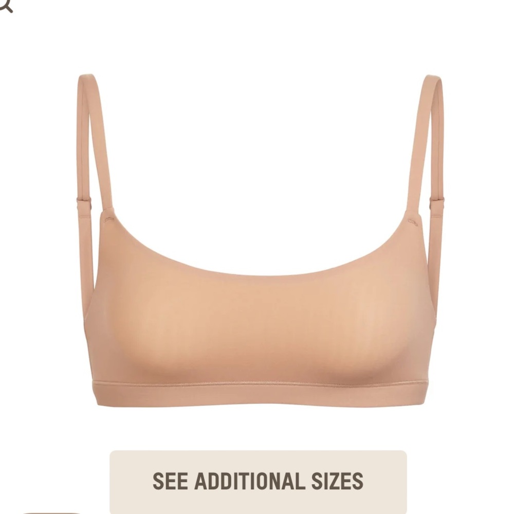 SKIMS FITS EVERYBODY SCOOP BRALETTE | OCHRE - OCHRE / M